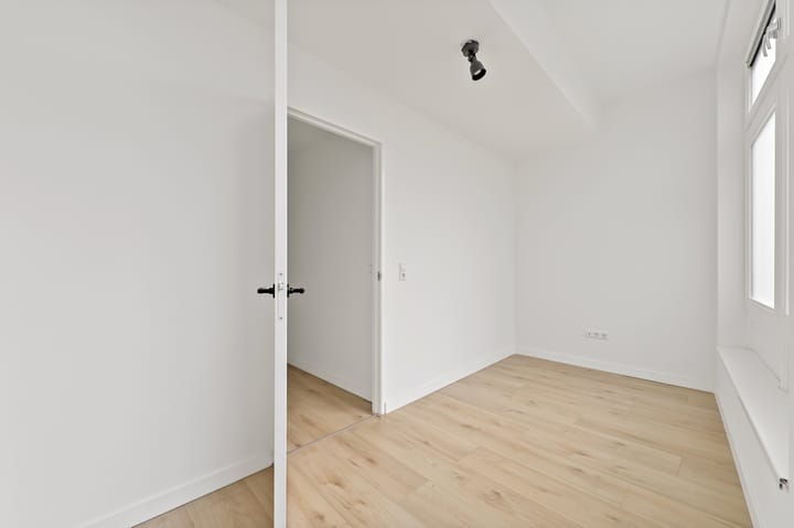 Foto 18 van Vlaardingerstraat 19-B