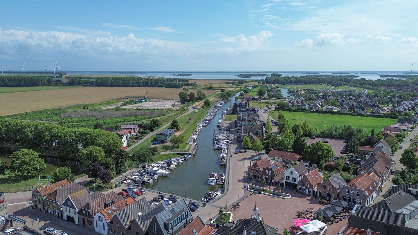 Foto 44 van Voorstraat 16-A