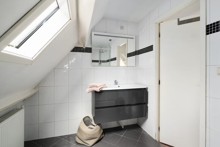 Photo 23 of Strevelsweg 28-A