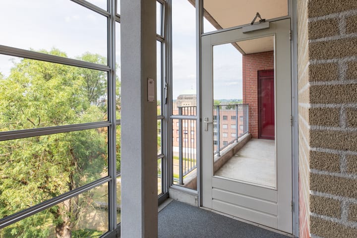 Foto 24 van Sphinxlunet 46-F