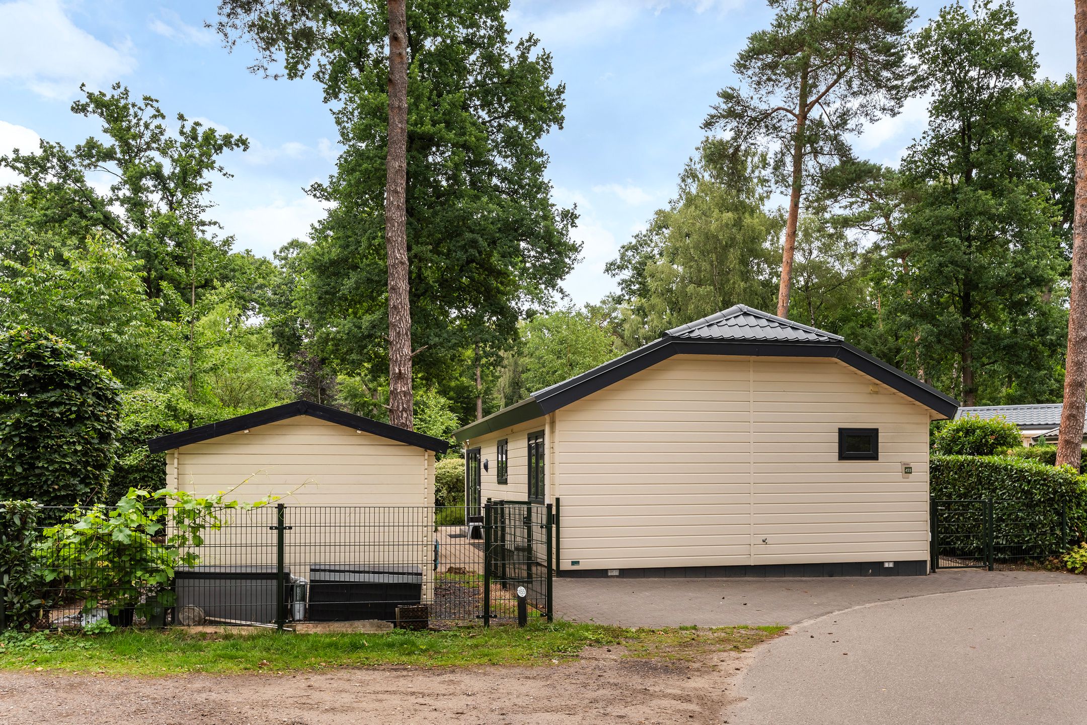 2-bedroom freehold villa in Hoenderloo (Gem. Apeldoorn) — photo 3 of 5
