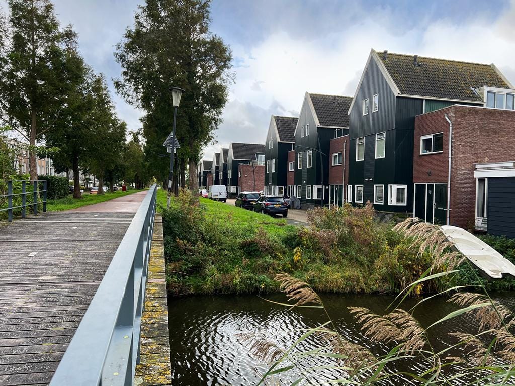 Foto 1 van Makelaar 25