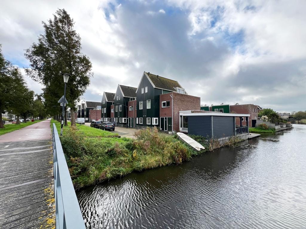 Foto 2 van Makelaar 25