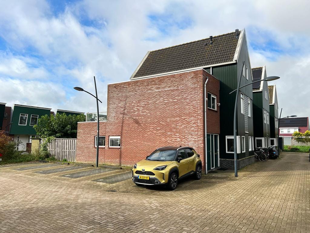 Foto 3 van Makelaar 25