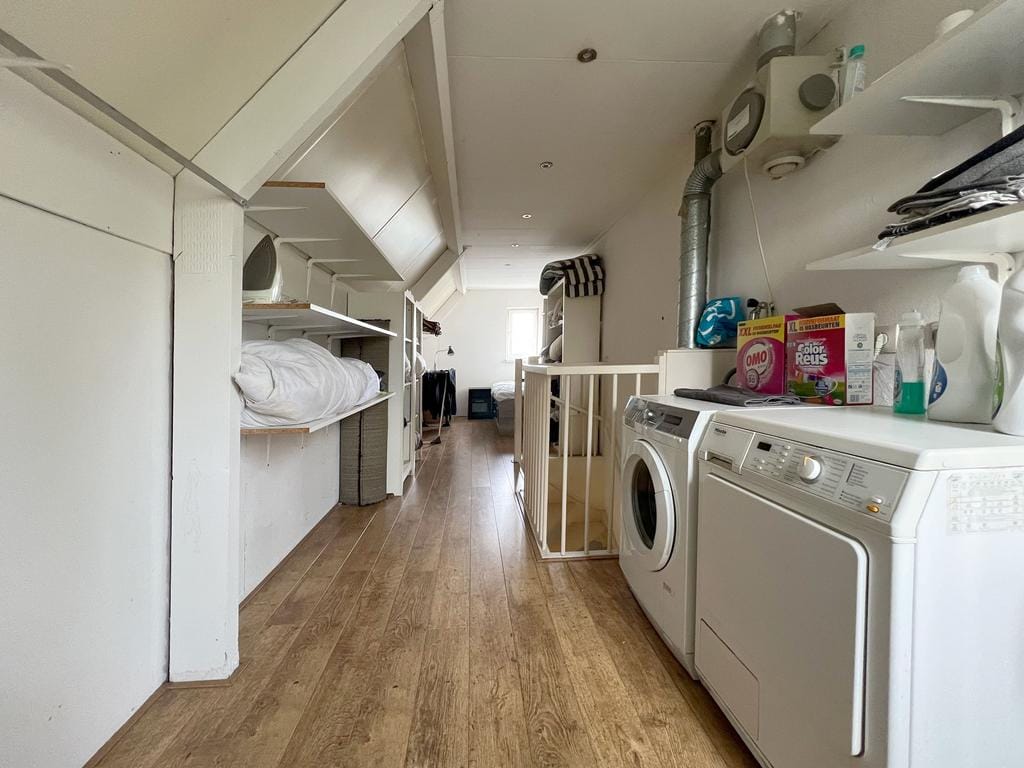 Foto 40 van Makelaar 25