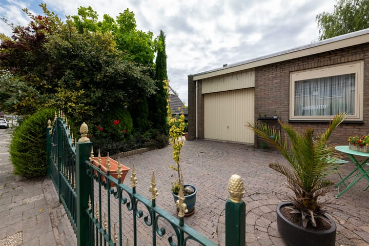 Foto 26 van P A de Genestetlaan 36