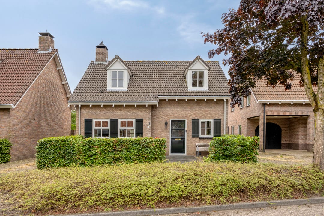 Foto 2 van Esdoornlaan 6