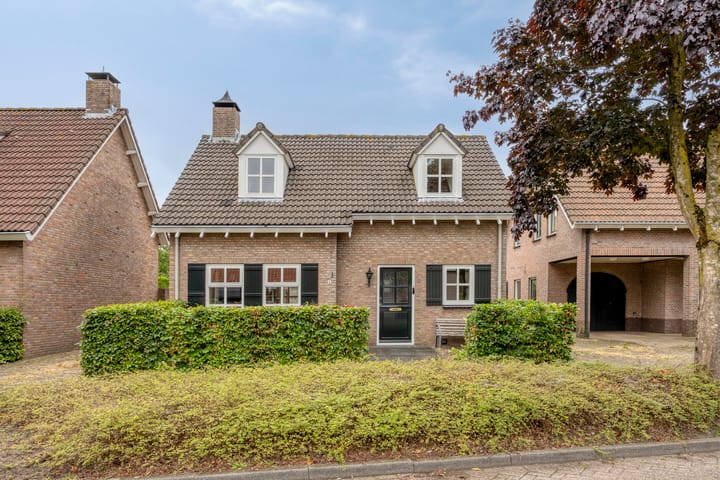 Foto 2 van Esdoornlaan 6