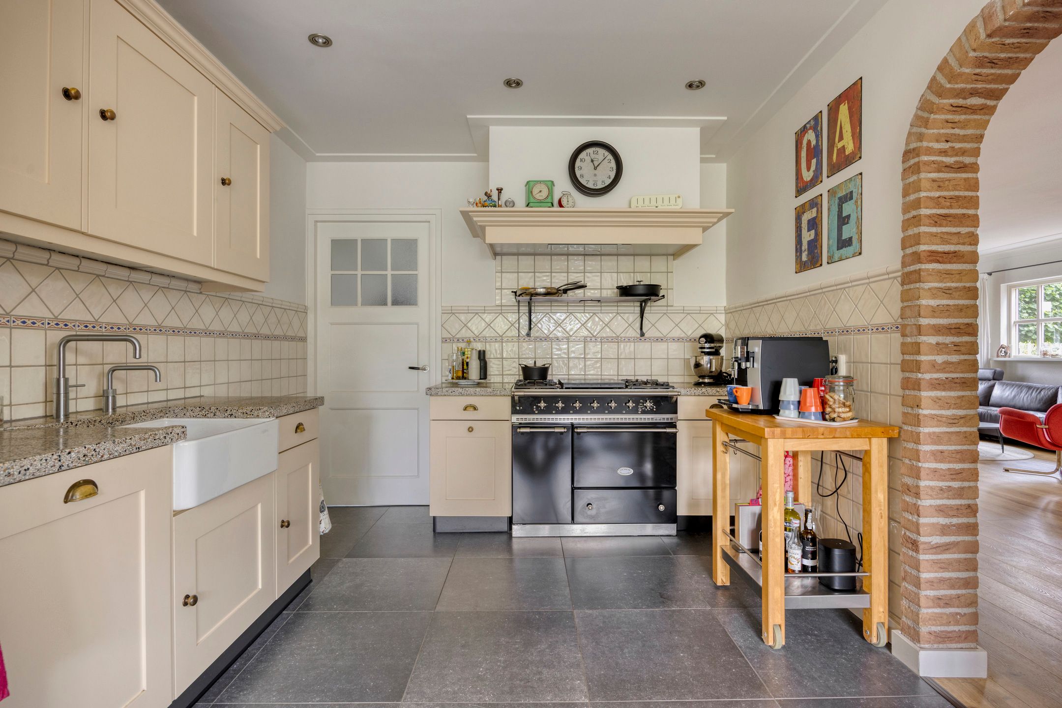 Foto 15 van Esdoornlaan 6