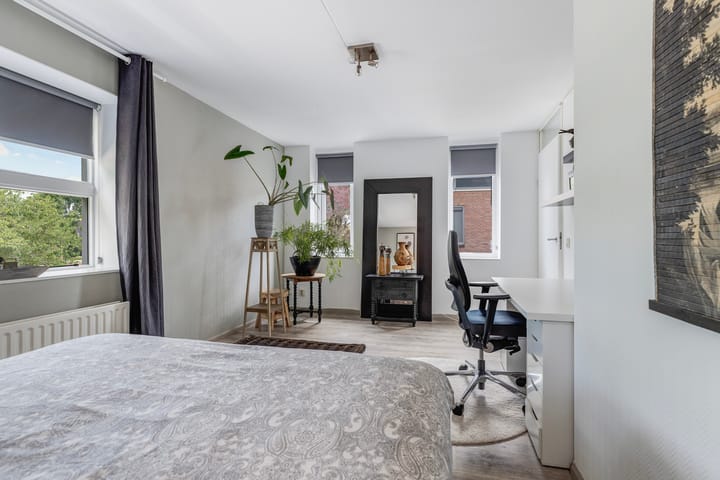 Foto 16 van Meerwedesingel 15