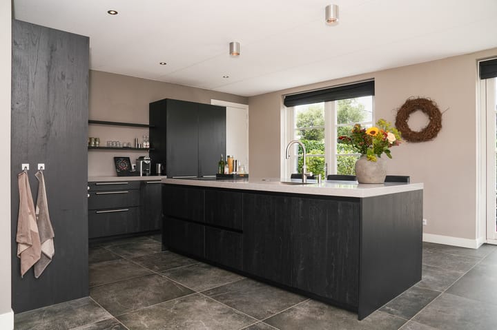 Foto 2 van J W Stamstraat 8