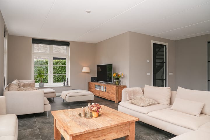 Foto 6 van J W Stamstraat 8