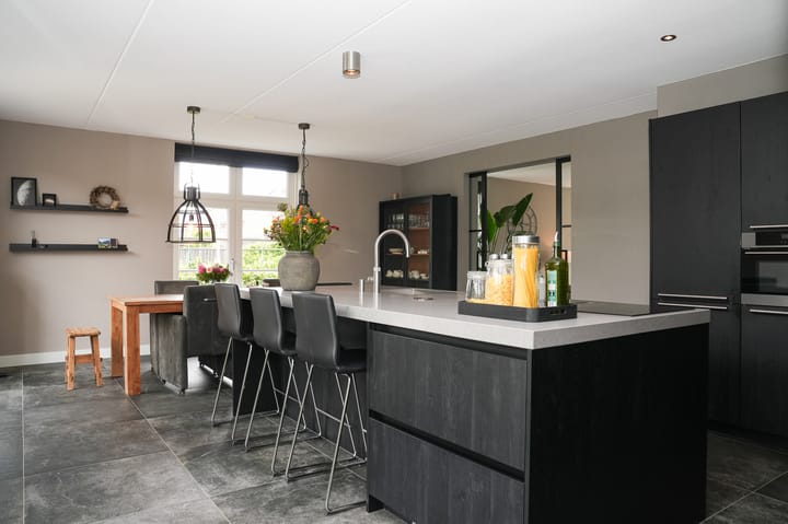 Foto 9 van J W Stamstraat 8