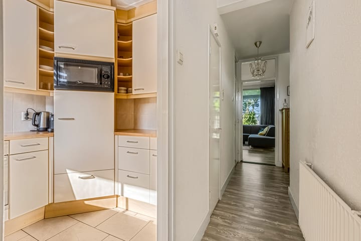 Photo 9 of Anna van Burenlaan 208