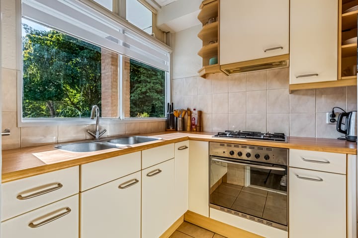 Photo 11 of Anna van Burenlaan 208