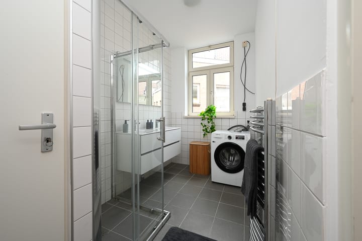 Foto 22 van Strevelsweg 135-A