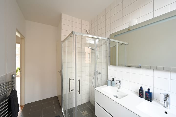 Foto 23 van Strevelsweg 135-A