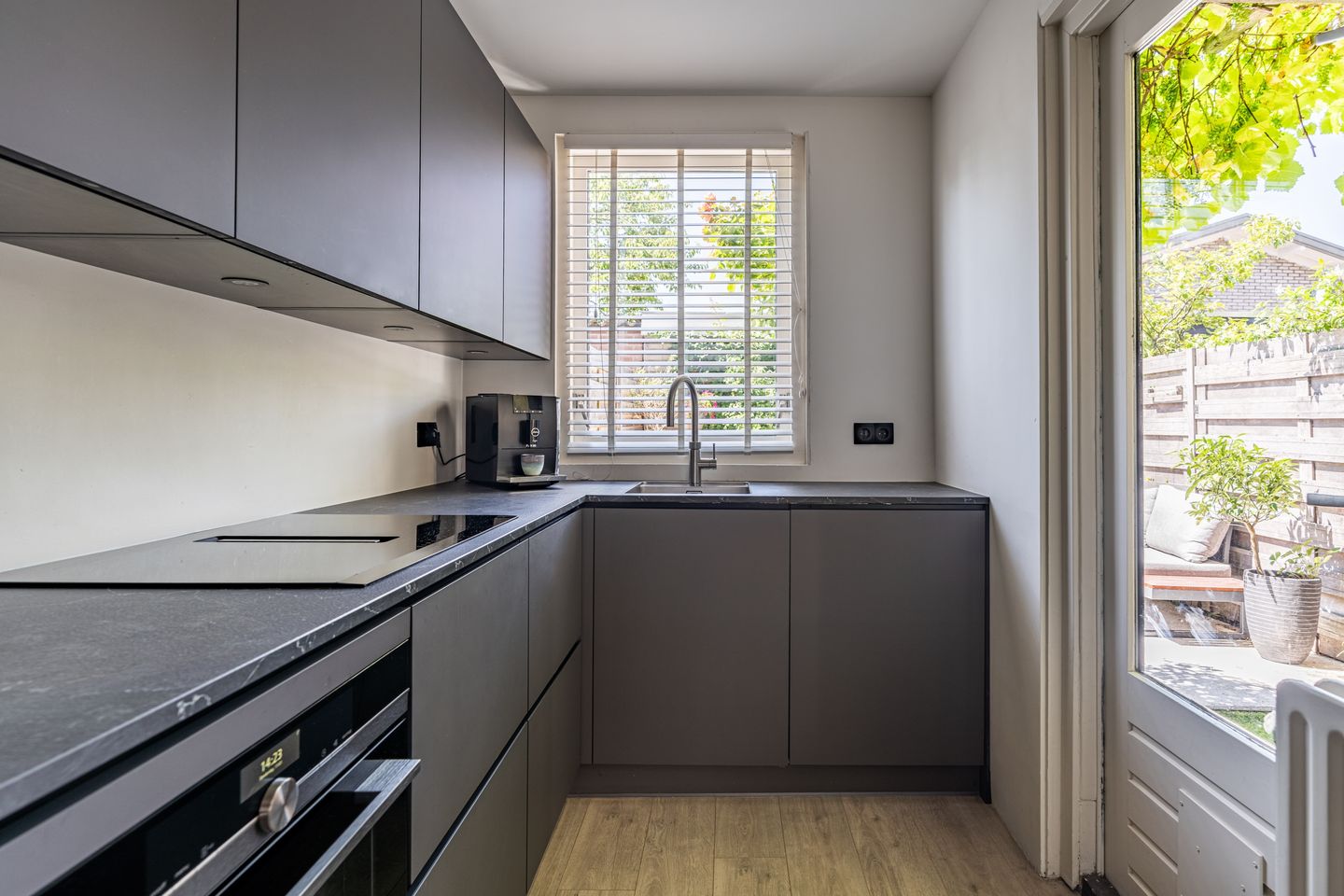 Photo 19 of Heemskerkstraat 74