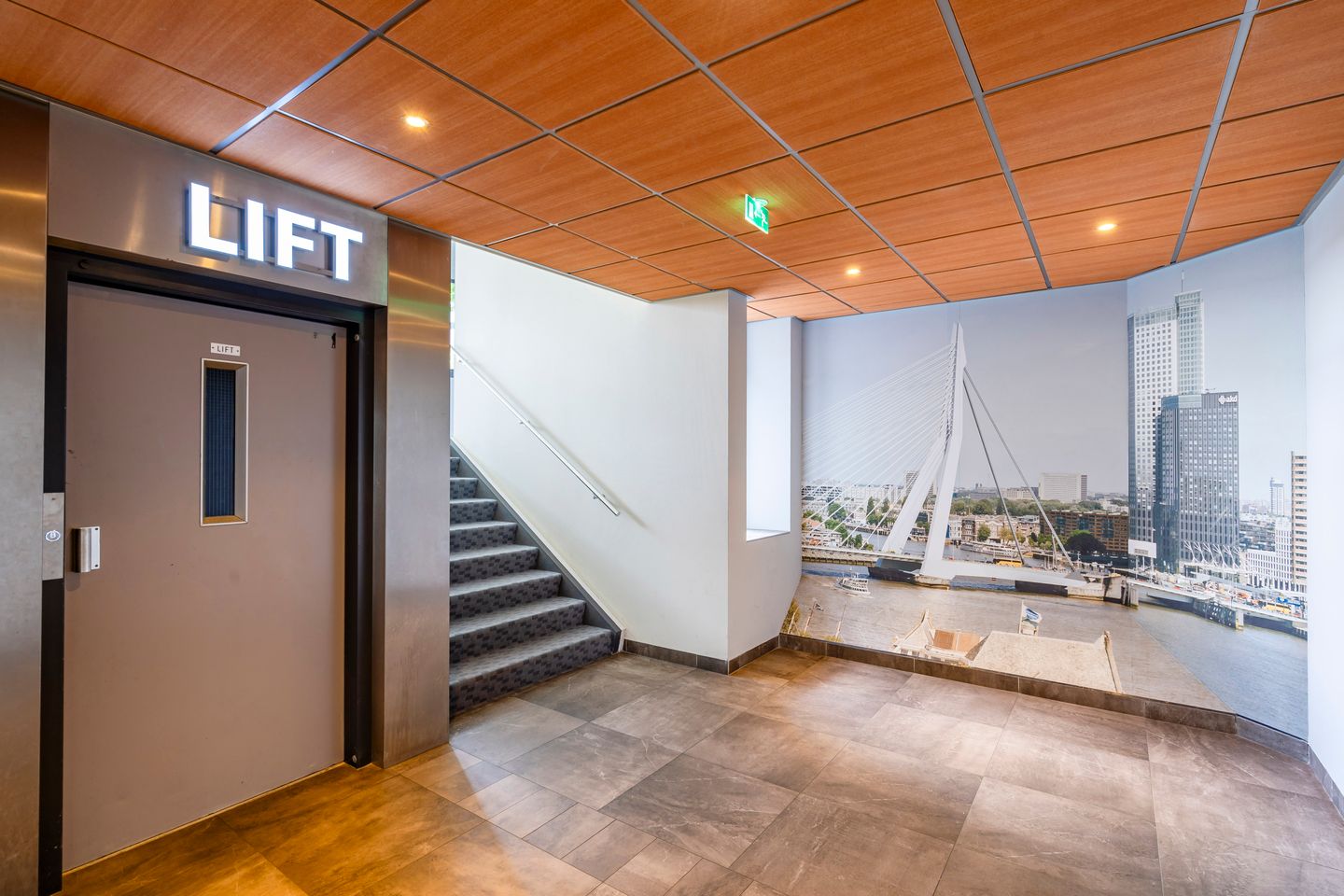 View photo 5 of Metroplein 50