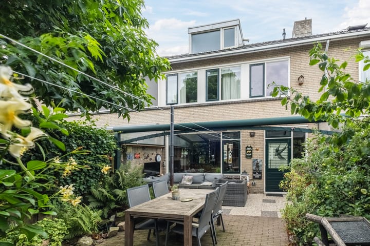 Foto 25 van Vespuccistraat 13