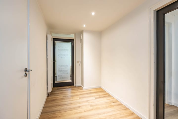 Foto 12 van Parallelweg 63