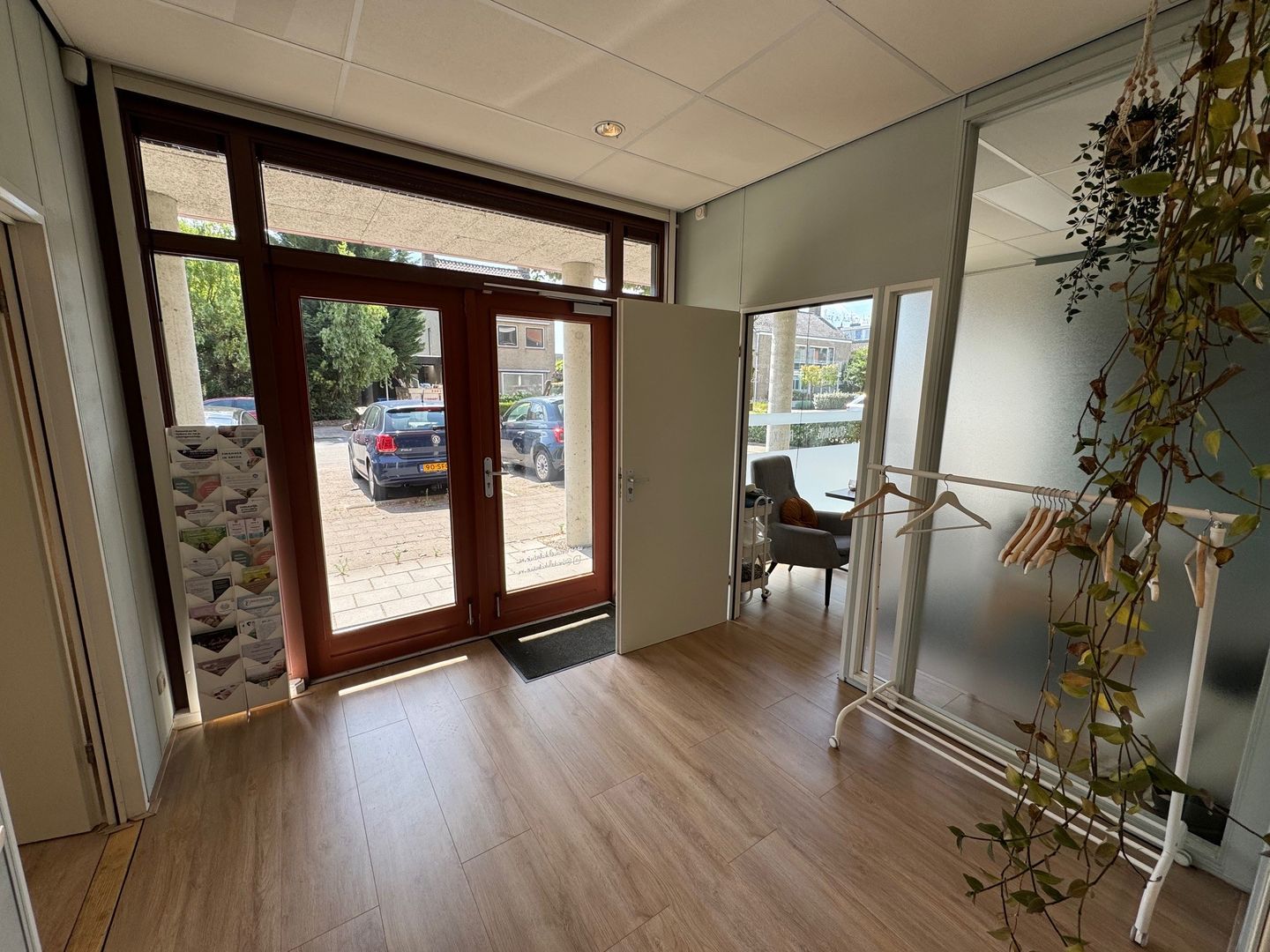 View photo 3 of Mathenessestraat 59