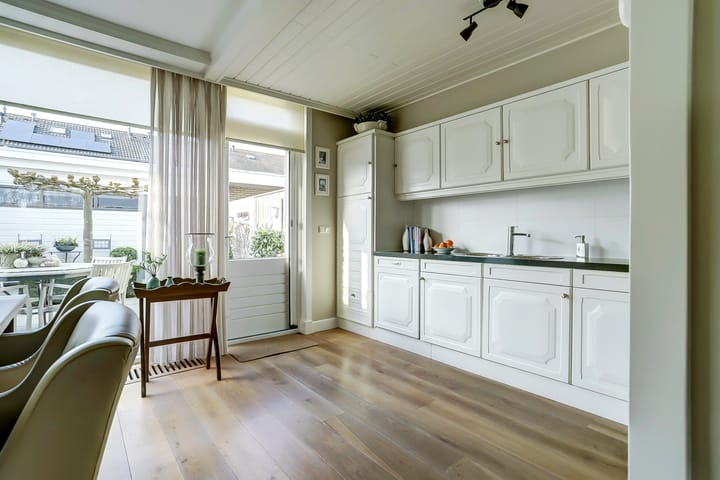 Photo 14 of Van Lennepstraat 22