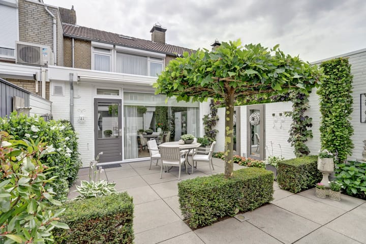 Photo 26 of Van Lennepstraat 22