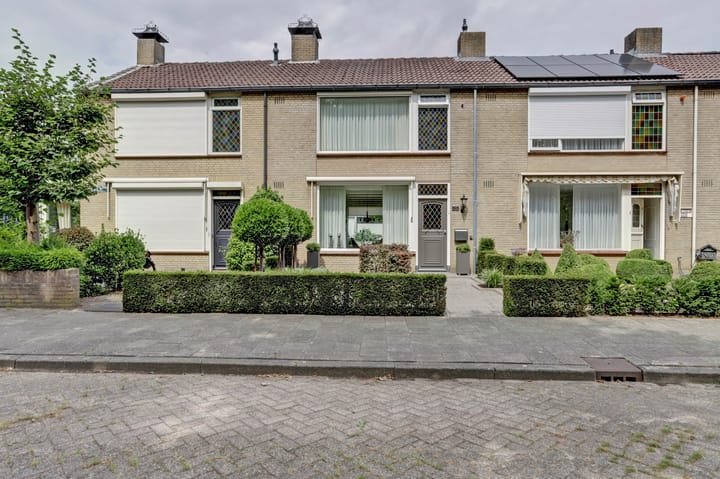 Photo 1 of Van Lennepstraat 22