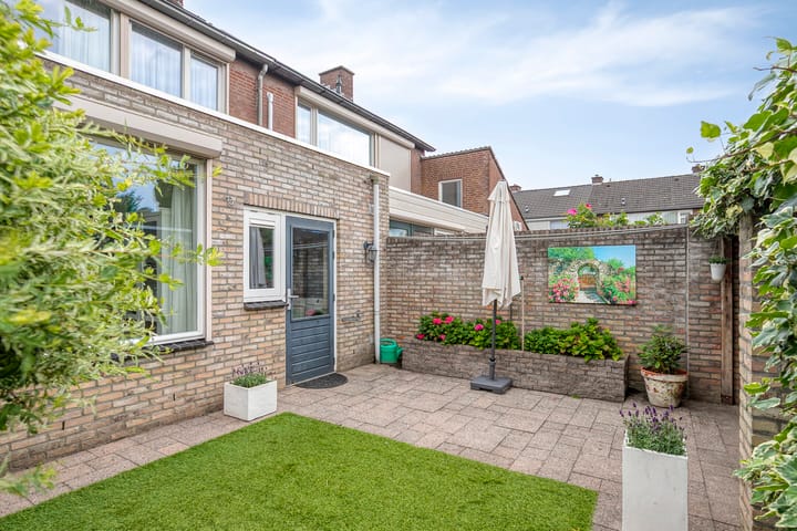 Foto 23 van Joeri Gagarinstraat 25