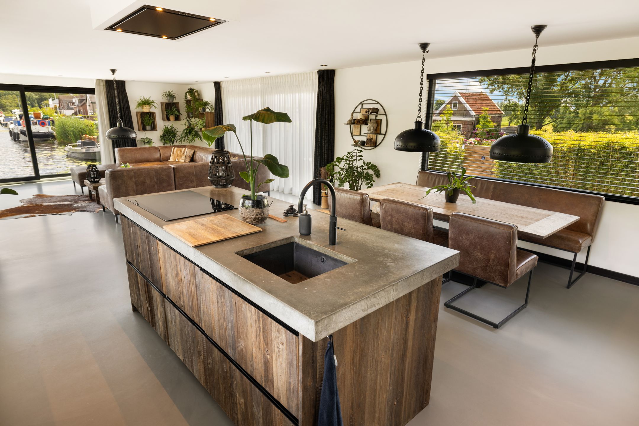 Photo 12 of Ringvaart-Nieuwemeerdijk 166