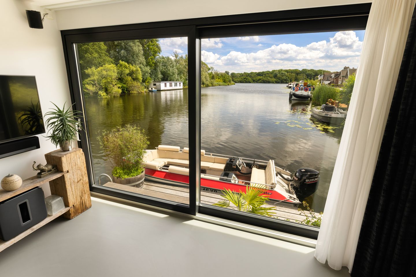 Photo 25 of Ringvaart-Nieuwemeerdijk 166