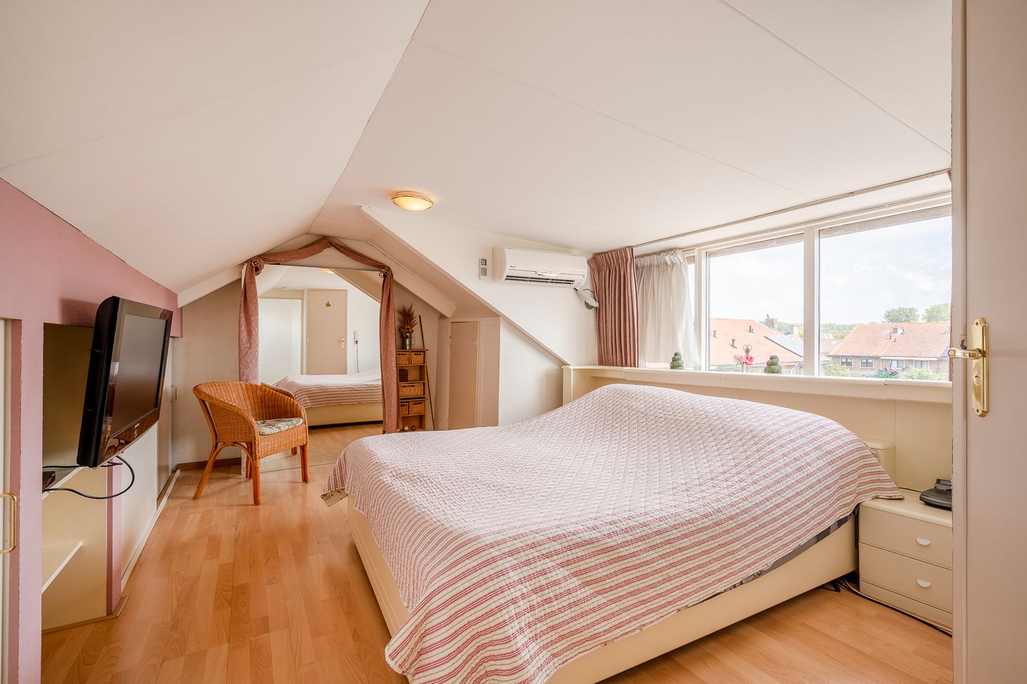 Photo 25 of Noortheystraat 6