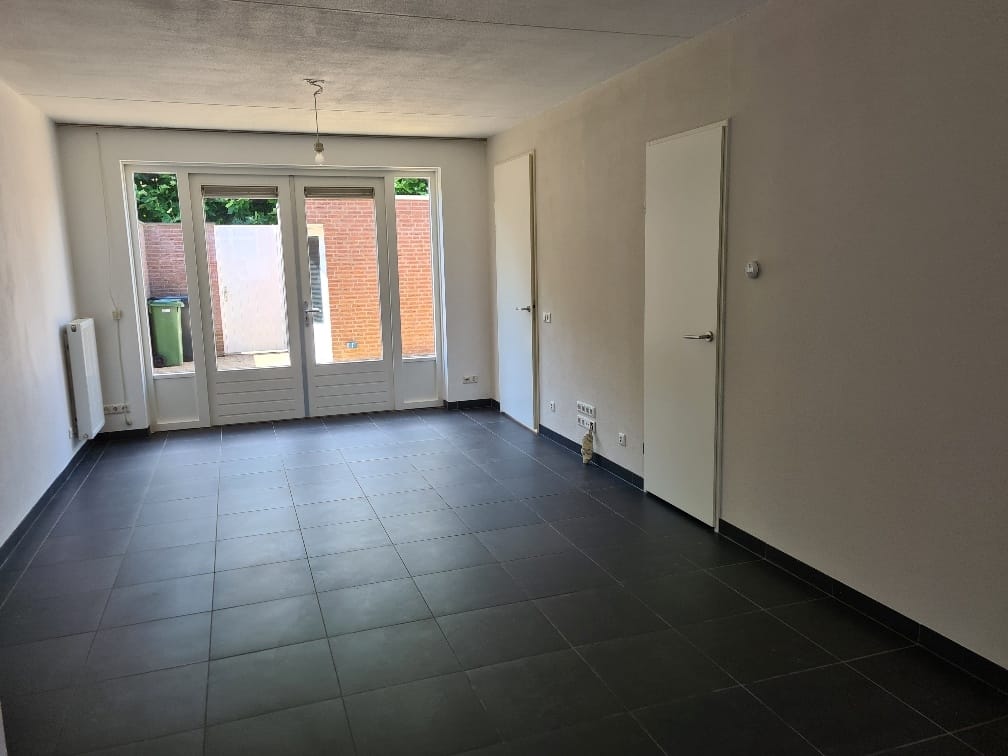 Photo 3 of Teeuwenweg 1-B