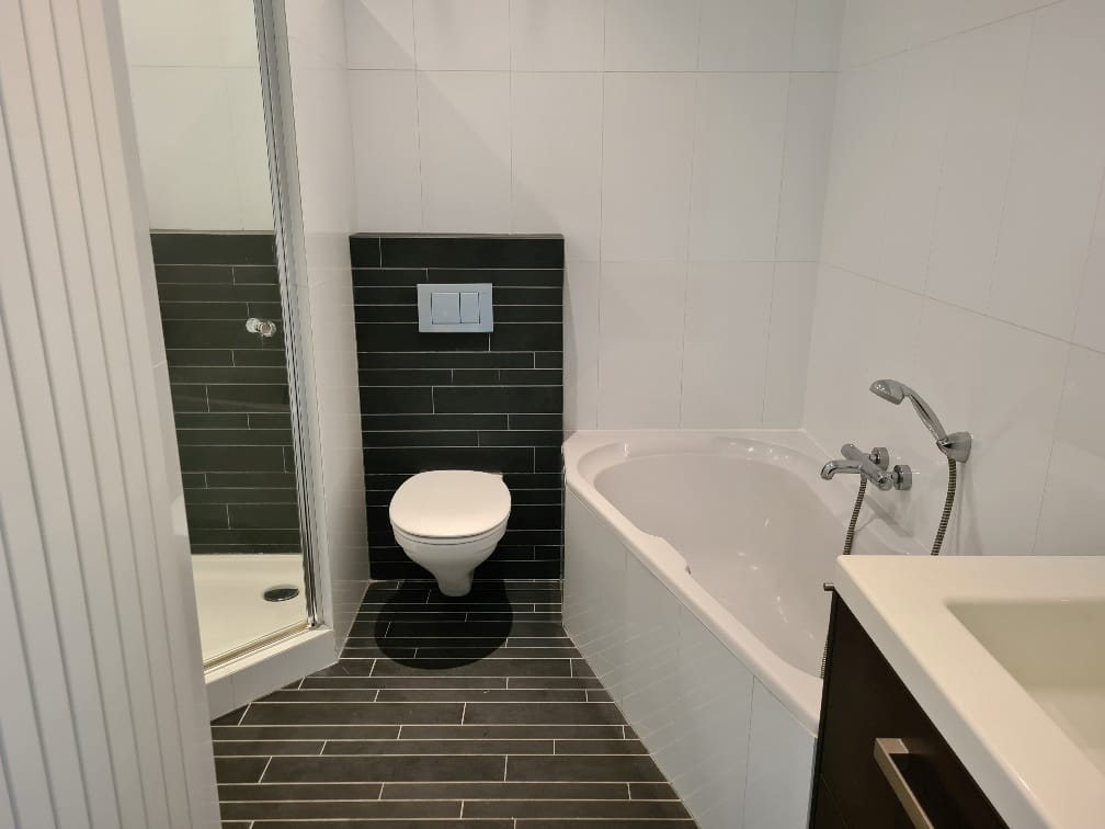 Photo 8 of Teeuwenweg 1-B
