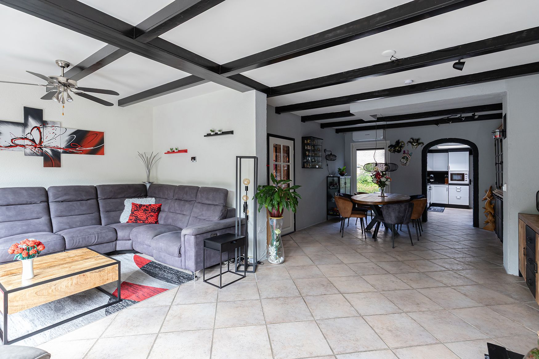 Foto 9 van Domela Nieuwenhuisstraat 22