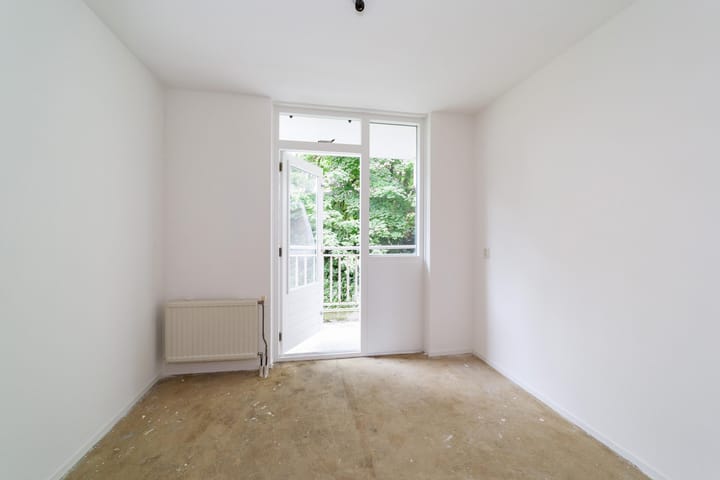 Photo 11 of Ridderspoor 40