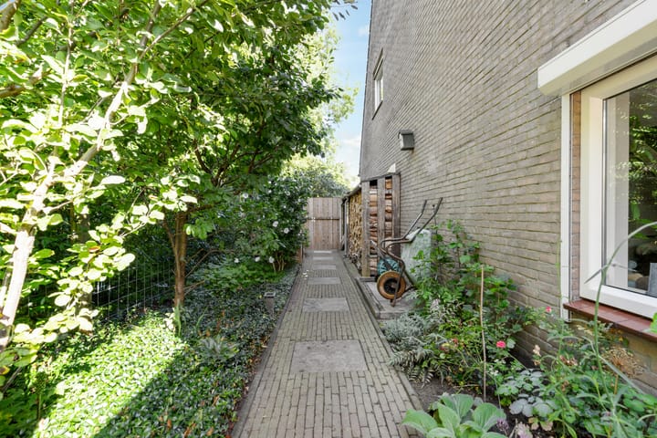 Foto 34 van Brucknerlaantje 59