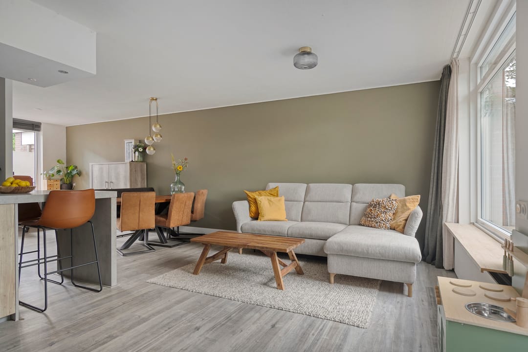 Foto 2 van Weg van de Vrede 8