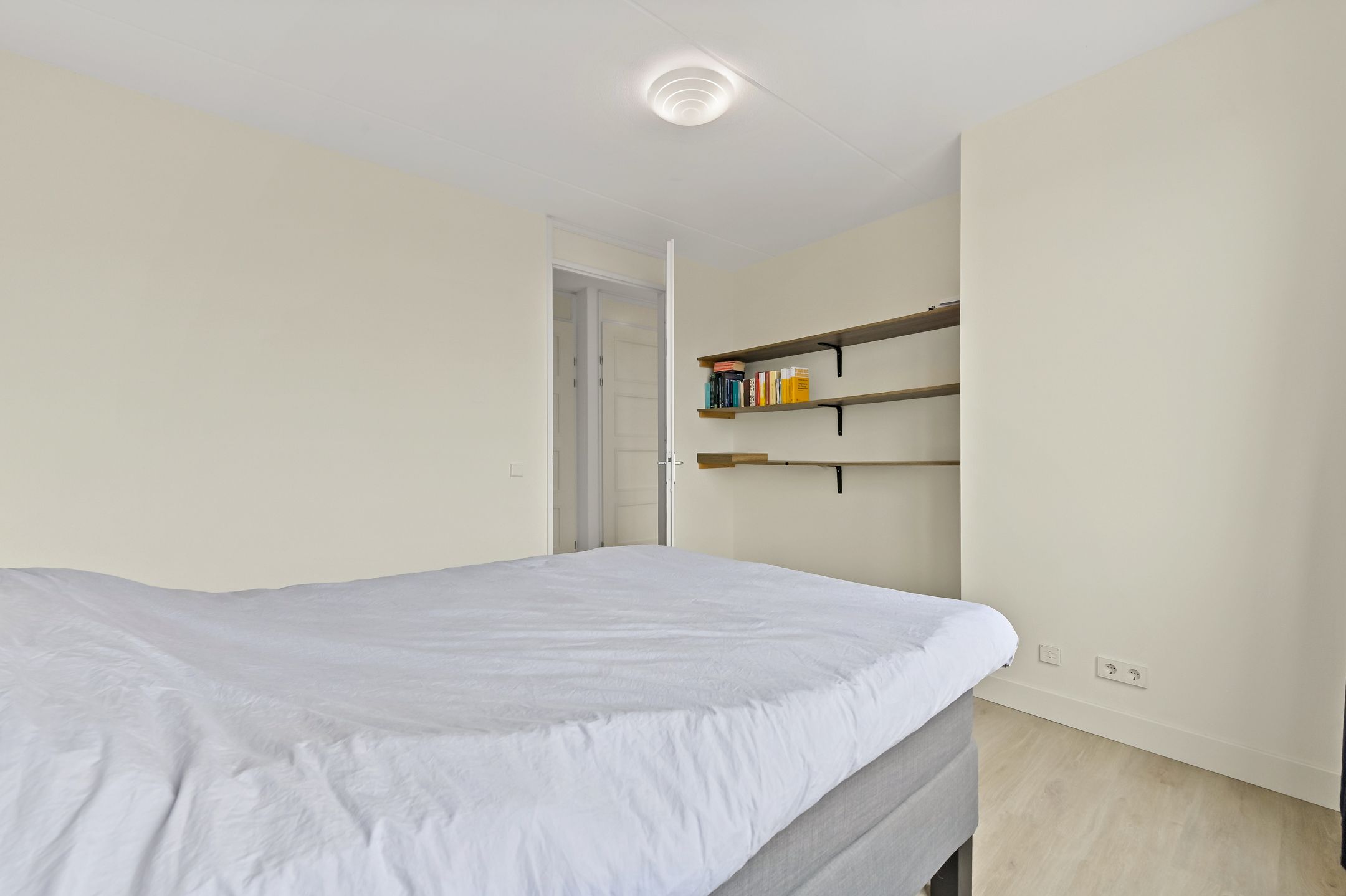 Foto 24 van Martinus Nijhofflaan 166