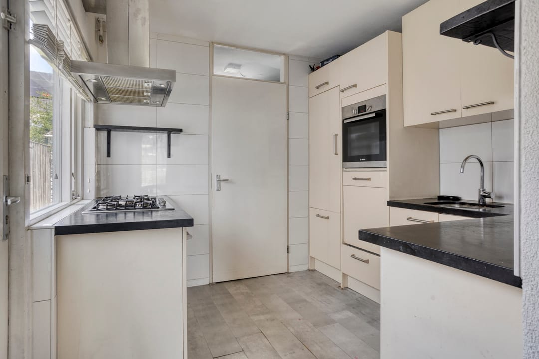 Photo 13 of Hemelrijksestraat 36