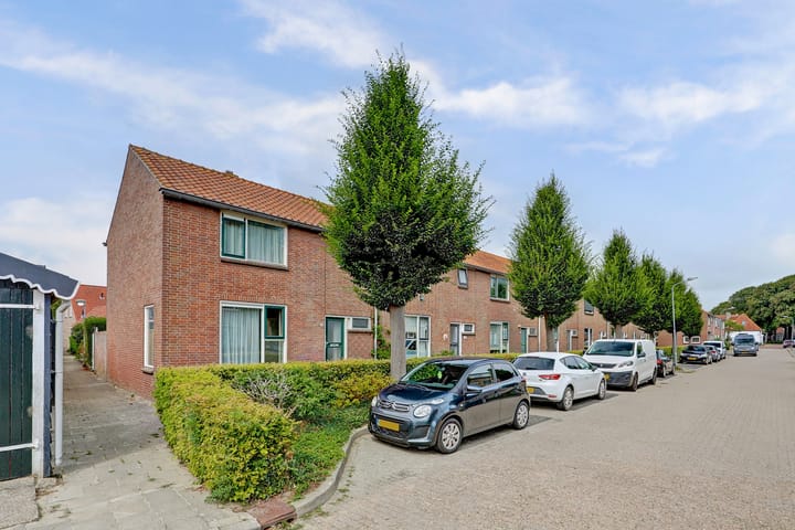 Burgemeester Bouwmanstraat 28