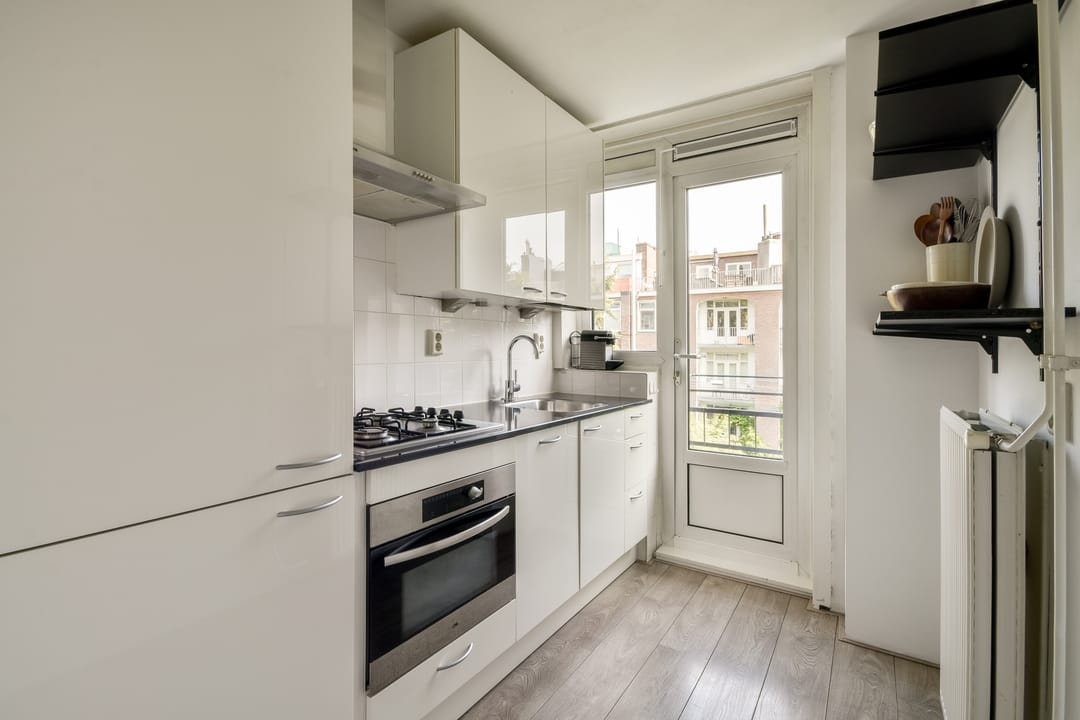 Foto 8 van Sara Burgerhartstraat 38-2