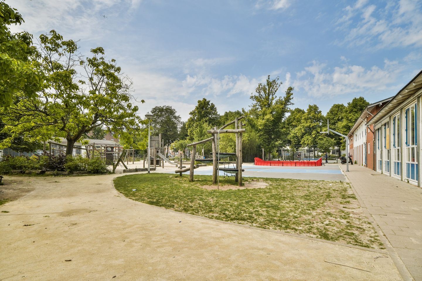 Foto 19 van Sara Burgerhartstraat 38-2