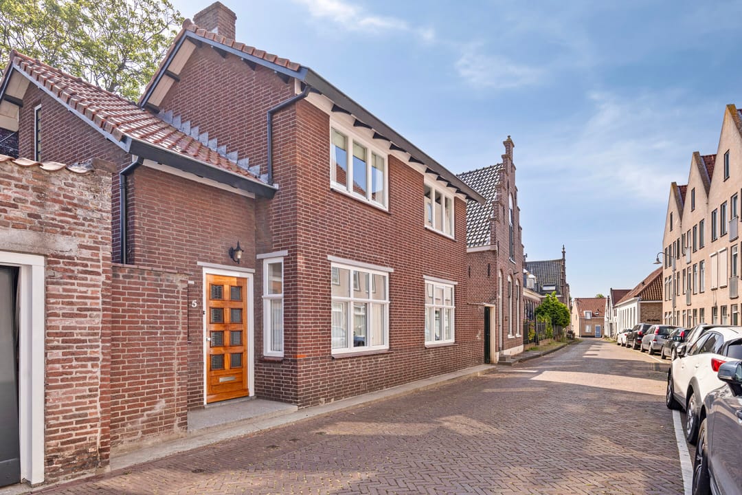 Photo 1 of Manhuisstraat 5