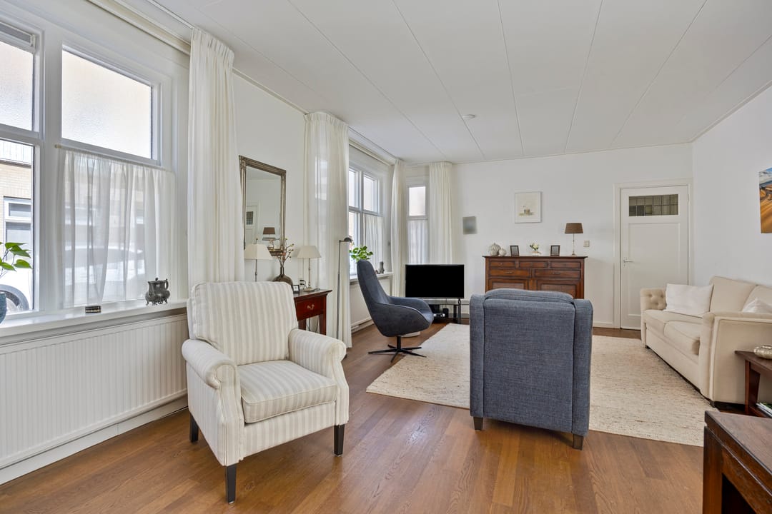 Photo 8 of Manhuisstraat 5