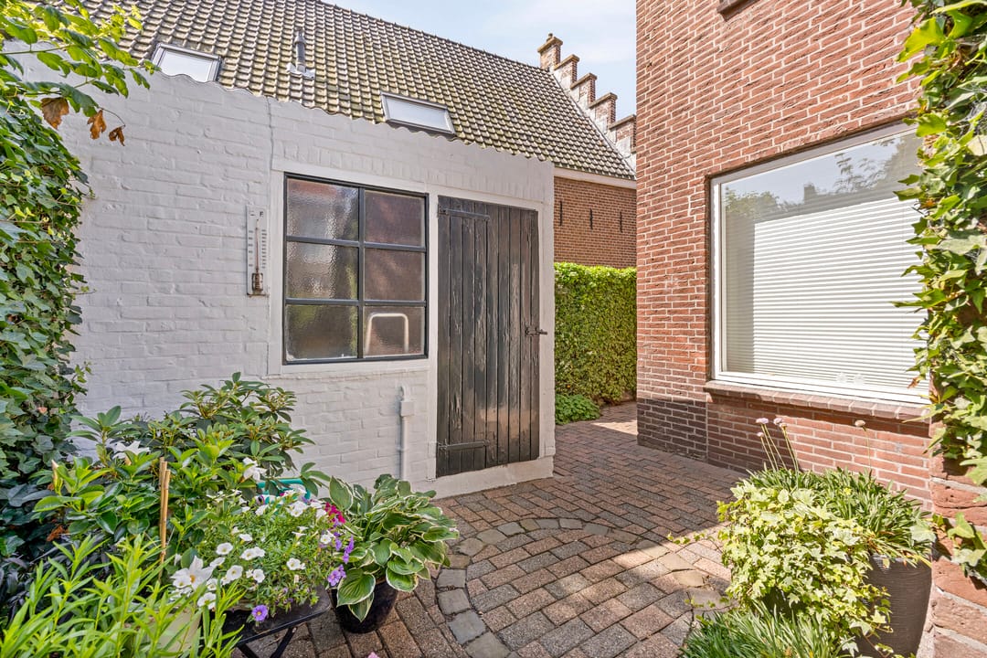 Photo 22 of Manhuisstraat 5