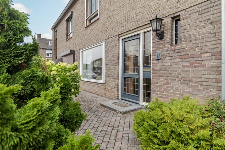 Foto 8 van Burg. Kampsstraat 17