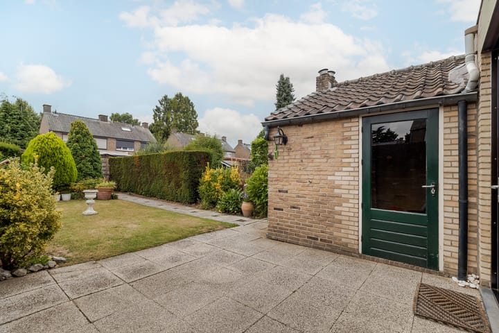 Foto 31 van Burg. Kampsstraat 17