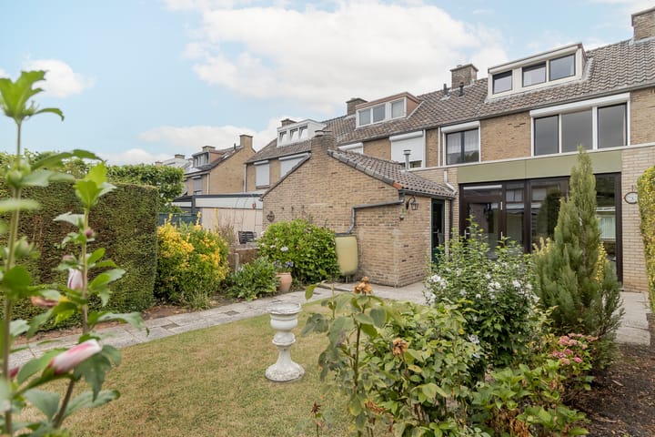 Foto 34 van Burg. Kampsstraat 17